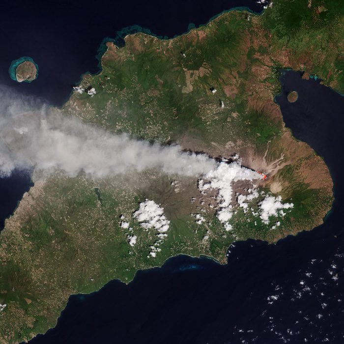 Laki Laki Eruption in Southern Indonesia 