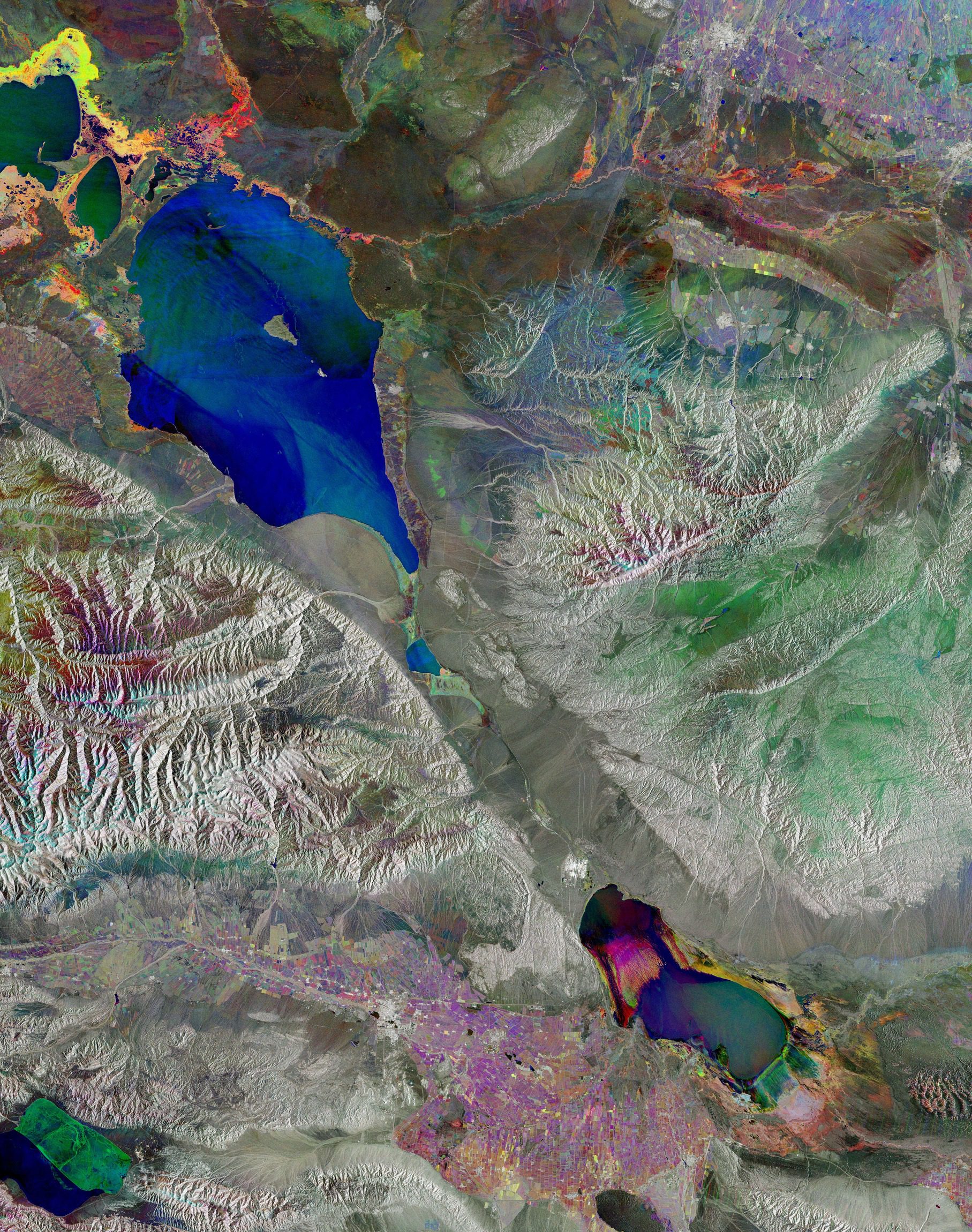 Radar Captures Lake Alakol, Asia’s ‘Multicoloured Lake’ 